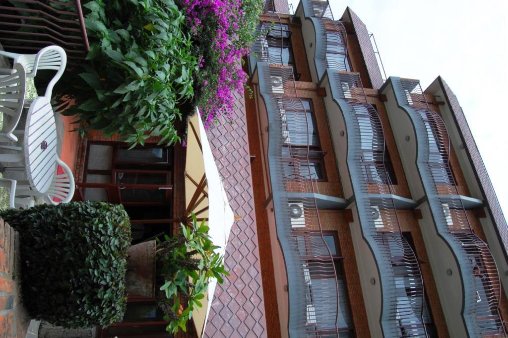 Hotel Sunset View Катманду Экстерьер фото